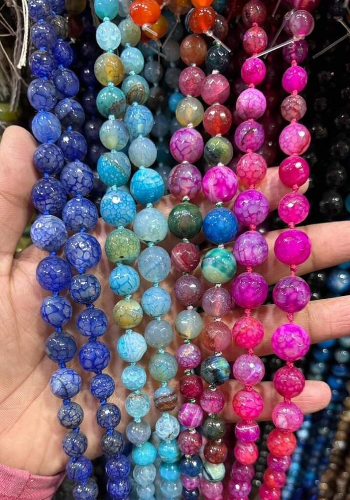 Shaded glass beads
